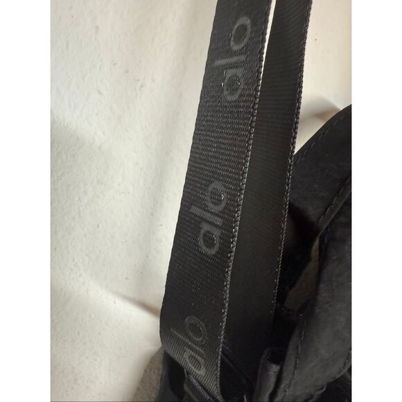 NWT Alo Yoga Crossbody Bucket Bag Black - Picture 13 of 14